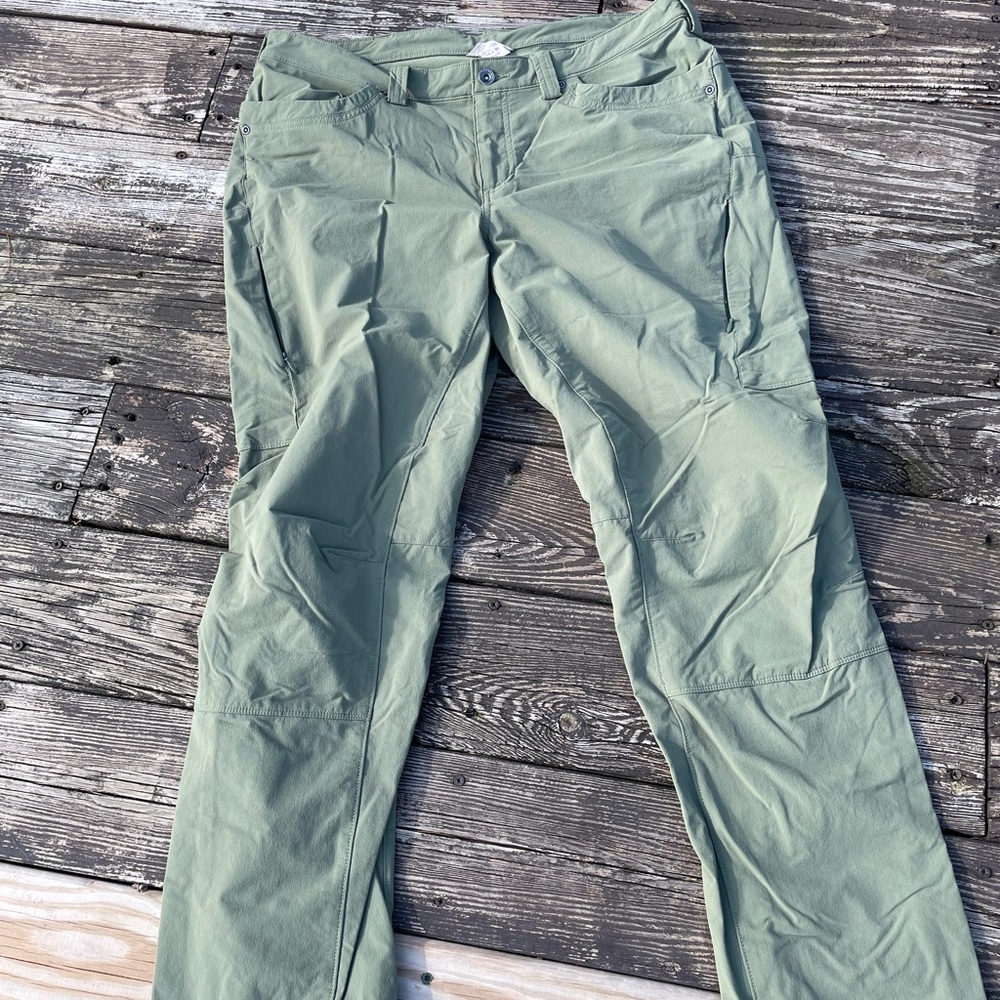 Duluth Trading Co Flexpedition Sage green